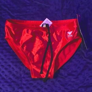Red briefer
